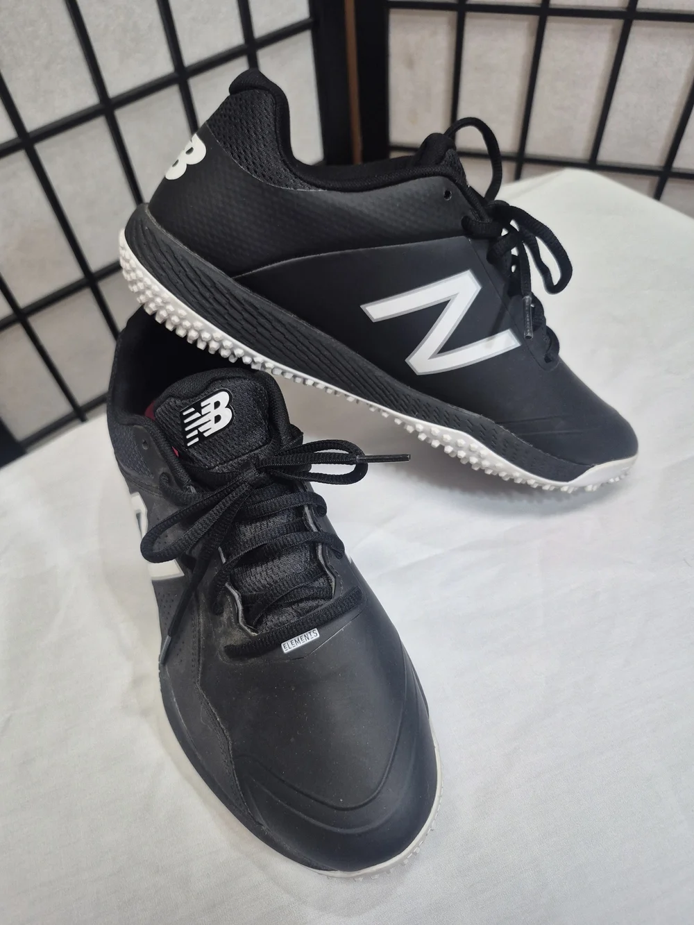 New Balance Men's Black Athletic Shoes baseball T4040SK4